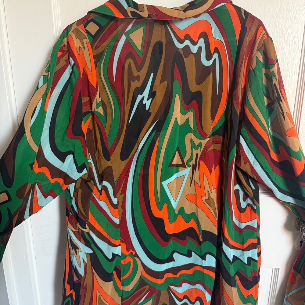 PrettyLittleThing Abstract Pattern Blouse - Picture 7 of 7